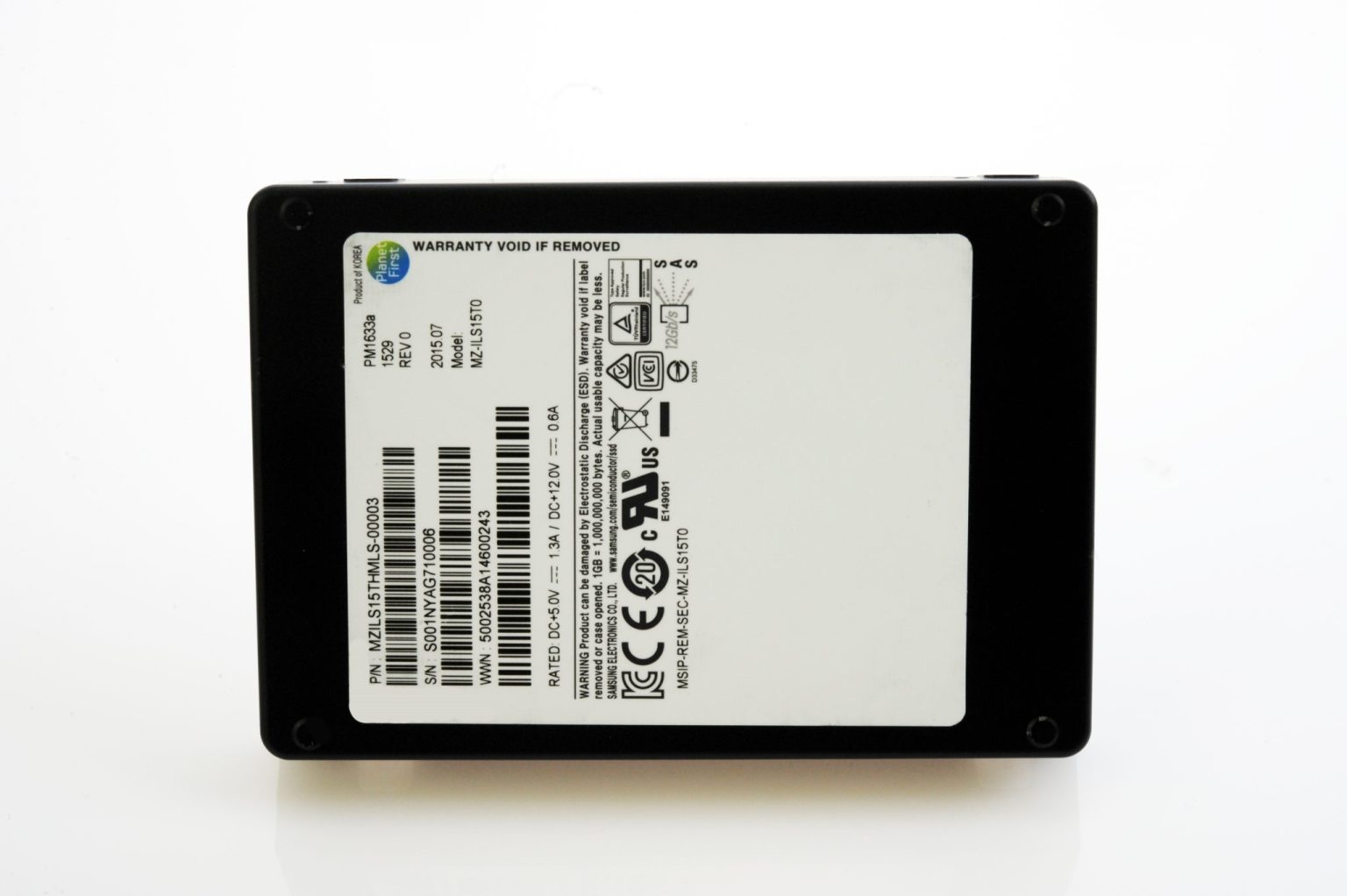 Grymt stor SSD 15.36TB SSD 03
