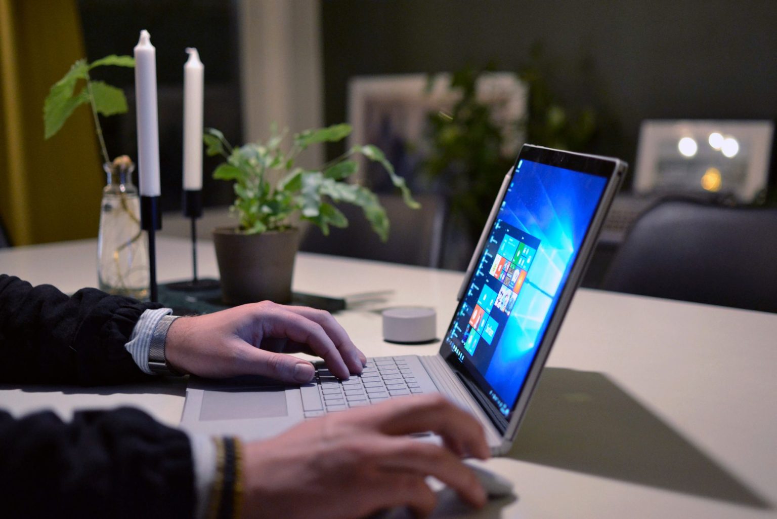 Microsoft uppdaterar Surface Book surface book 2 advert 10