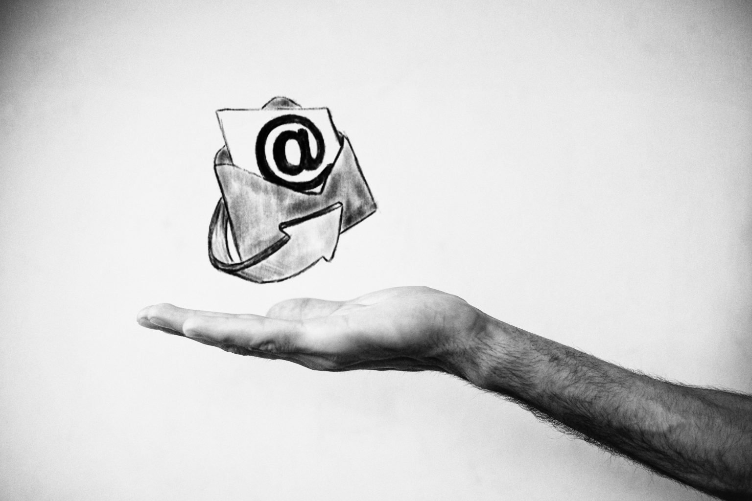 Säkerhetskrönika: Snälla, sluta mejla www COLOURBOX28724569 bw