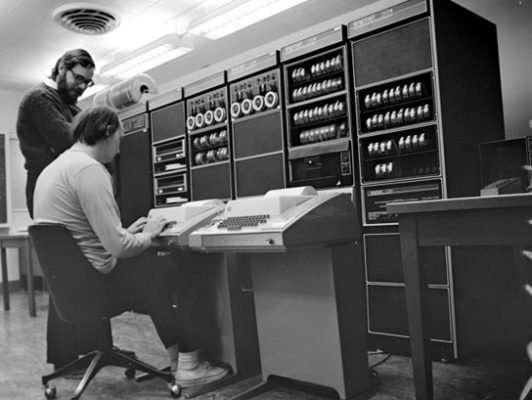 Vad vore världen utan Unix Dennis Ritchie Ken Thompson and PDP11 UNIX 1972