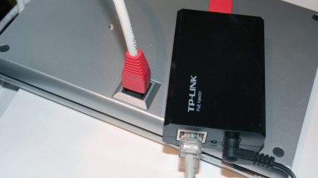 100 Watt via Power over Ethernet PoE-injector
