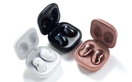 Samsung Galaxy Buds Live Samsung Galaxy Buds Live är ett par mycket bekväma lurar med riktigt bra ljud men med en problematisk touchlösning och bedrövlig ANC