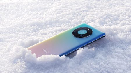 Mate 40 Pro in the snow