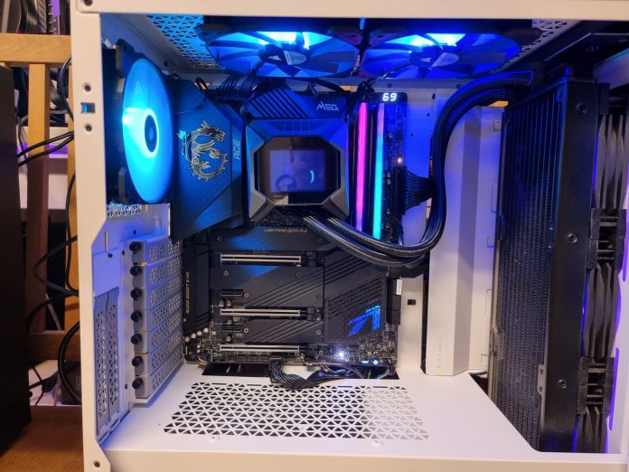 MSI Ace belysning smart integration